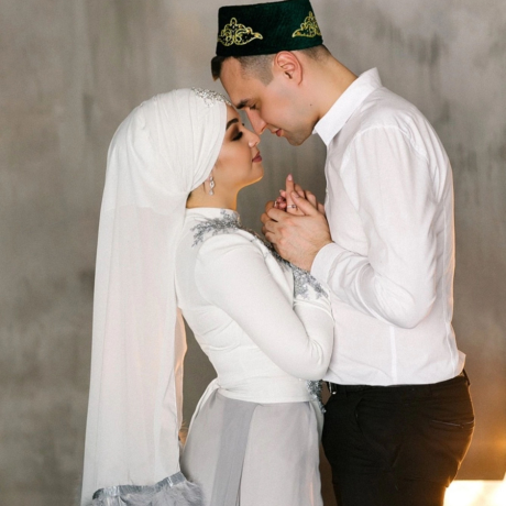 Muslim Couple in Traditional Attire Celebrating Halal Marriage and Spiritual Love